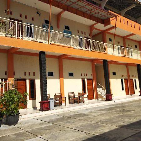 Penginapan Intan Bandara ปาดัง ภายนอก รูปภาพ